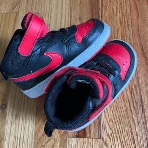 Nike 8c red and black